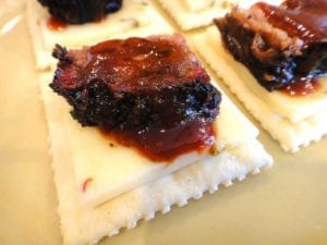Beef short rib cracker appetizers