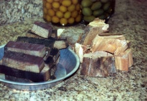 Wine barrel oak chunks & apple chunks