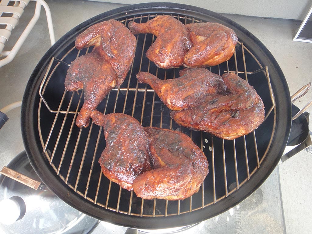 Chicken thighs, rubbed with killer hogs - the bbq rub and meat church - honey  hog hot. 2.5 hours on the weber kettle at 300. Glazed with simple syrup for  the last 30 mins : r/smoking