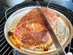 Slicing diamond pattern into meatloaf