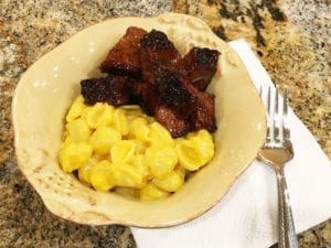 Burnt ends with mac & cheese