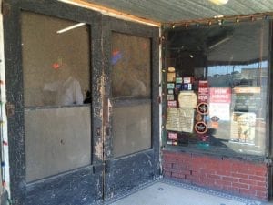 Screen doors at entrance to Louie Mueller Barbecue