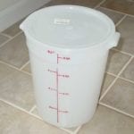 Small round PP food storage container