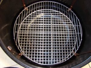 Overhead of nested bottom cooking grates