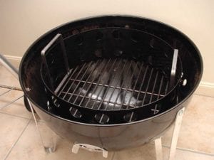 3-in-1 grate and chamber inside charcoal bowl