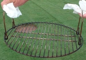 Wire handles on bottom cooking grate