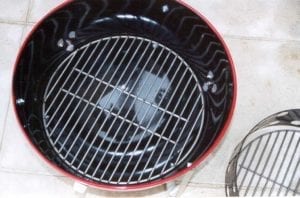 Gaps closed in charcoal grate