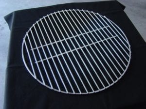 Bottom cooking grate