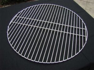 Bottom cooking grate