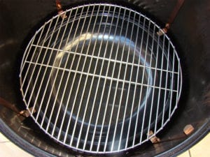 Bottom cooking grate