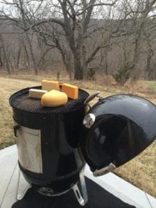 Hanging lid by the handle