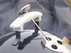 Handle as thermometer holder - rear view