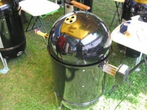 Lid on 18-1/2" WSM with motor and spit handle