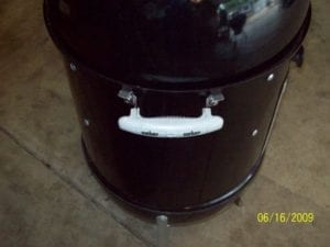 Overhead view of lid clips