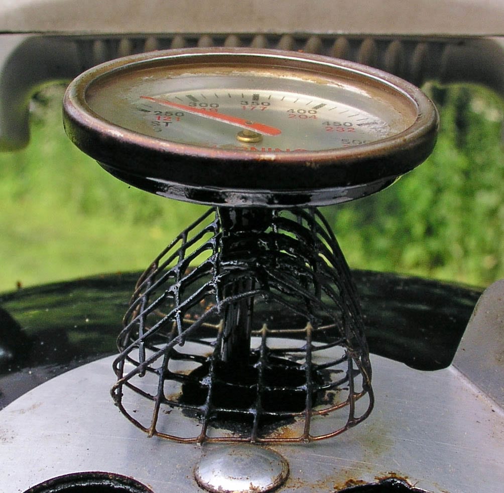 Quick Tip: Running Thermometer Probe Wires Under Lid of Weber Smokers - The  Virtual Weber Bullet 