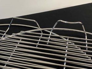 Top and bottom cooking grates for WSM 22