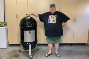 Triangular rolling platform for Weber smokers