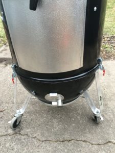 Two latches fastening WSM parts together